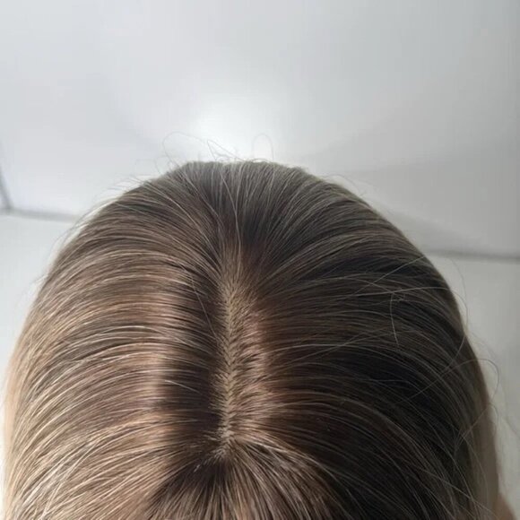 Blonde Wig - Realistic look - Picture 8 of 8